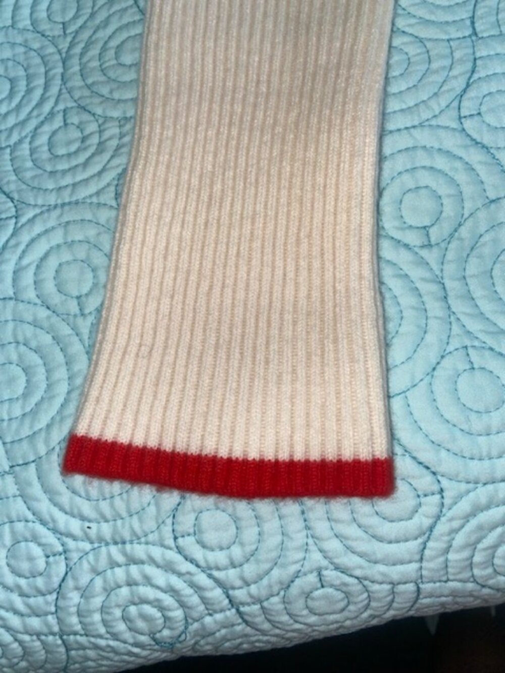 La Ligne Lean Lines 100% Cashmere Sweater in Size XS Cream, Blue & Red - Picture 5 of 9